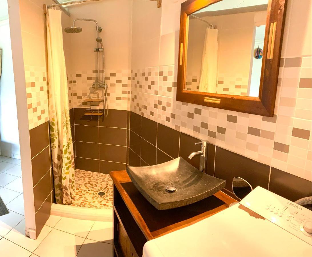 Lodge Colibris: Panoramic Sea and Mountain Views near Caribbean Beach Le Carbet Exterior photo